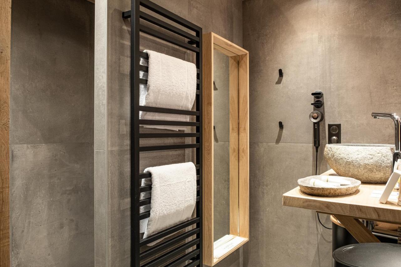 Le Studio Des Pres Verts Suite Design Avec Jacuzzi Privatif Jouey Exterior foto